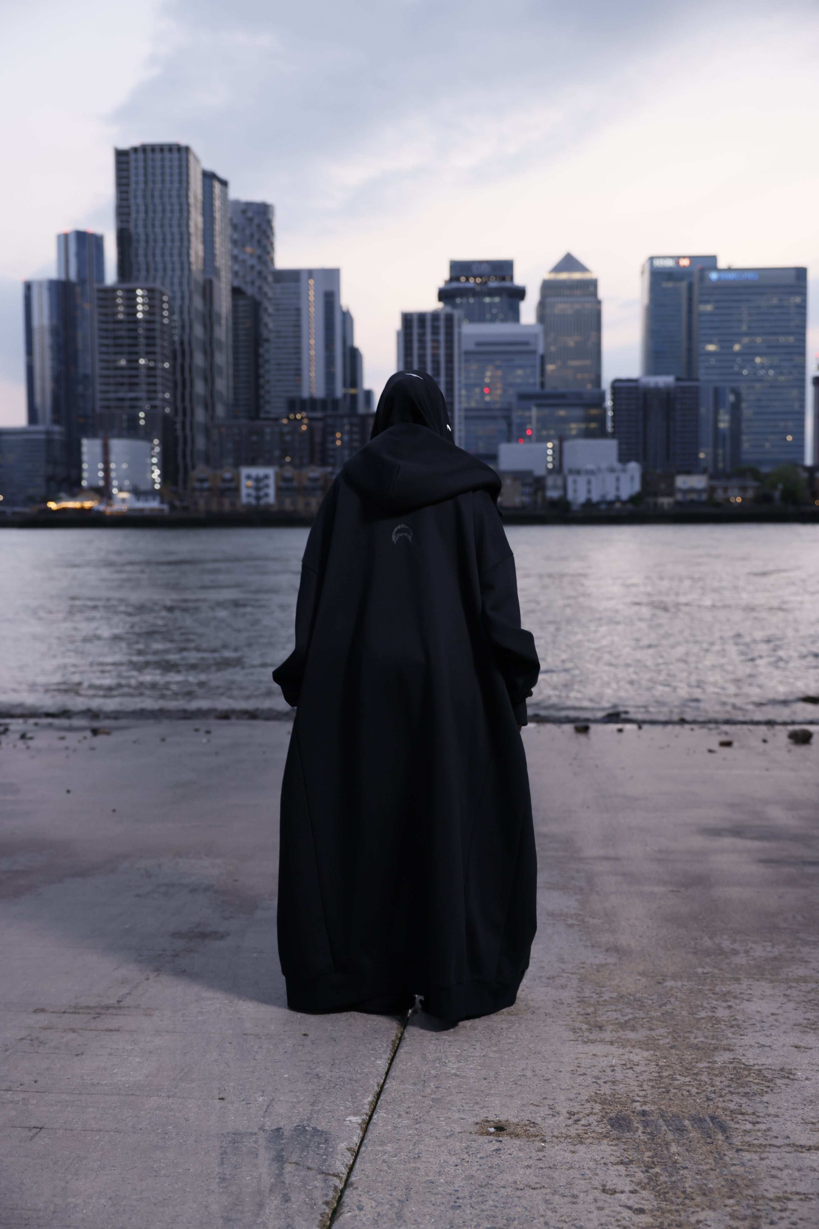 ONYX ZIP-UP HOODIE